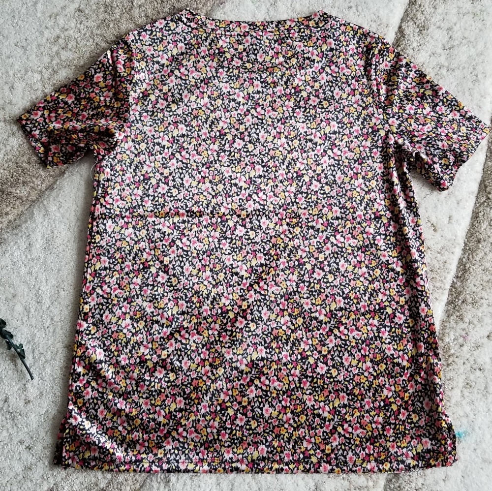 NWT Velvet Floral Top
Old navy yellow pink black - Picture 4 of 8